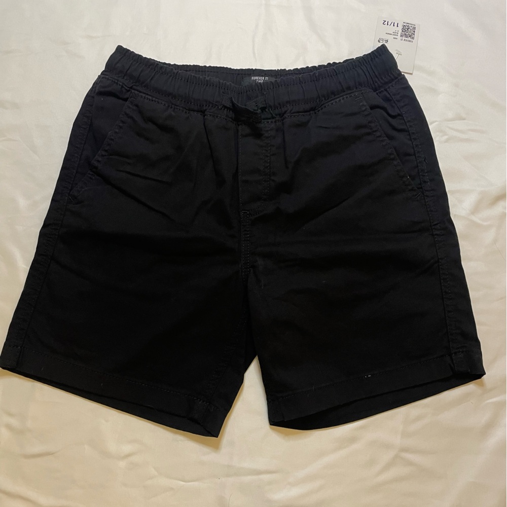 NWT Boys Forever 21 kids size 11/12 black shorts